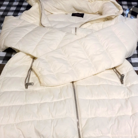 WOMEN'S COAT - Picture 2 of 5